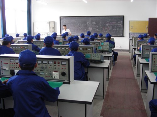 中國洛陽一拖技師學院有哪些優勢？